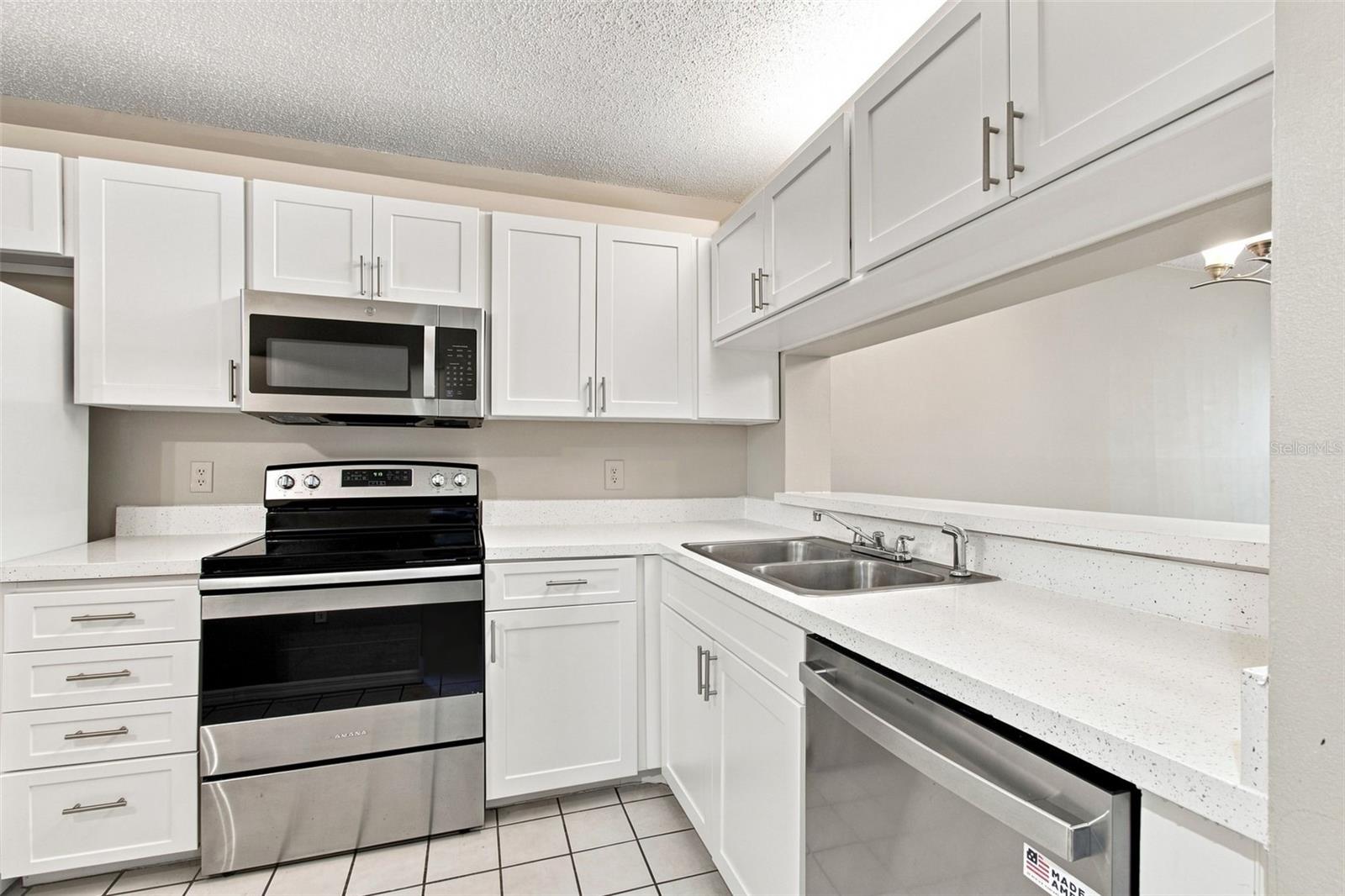 2424 Tampa Bay Unit L404, Tampa, FL 33607