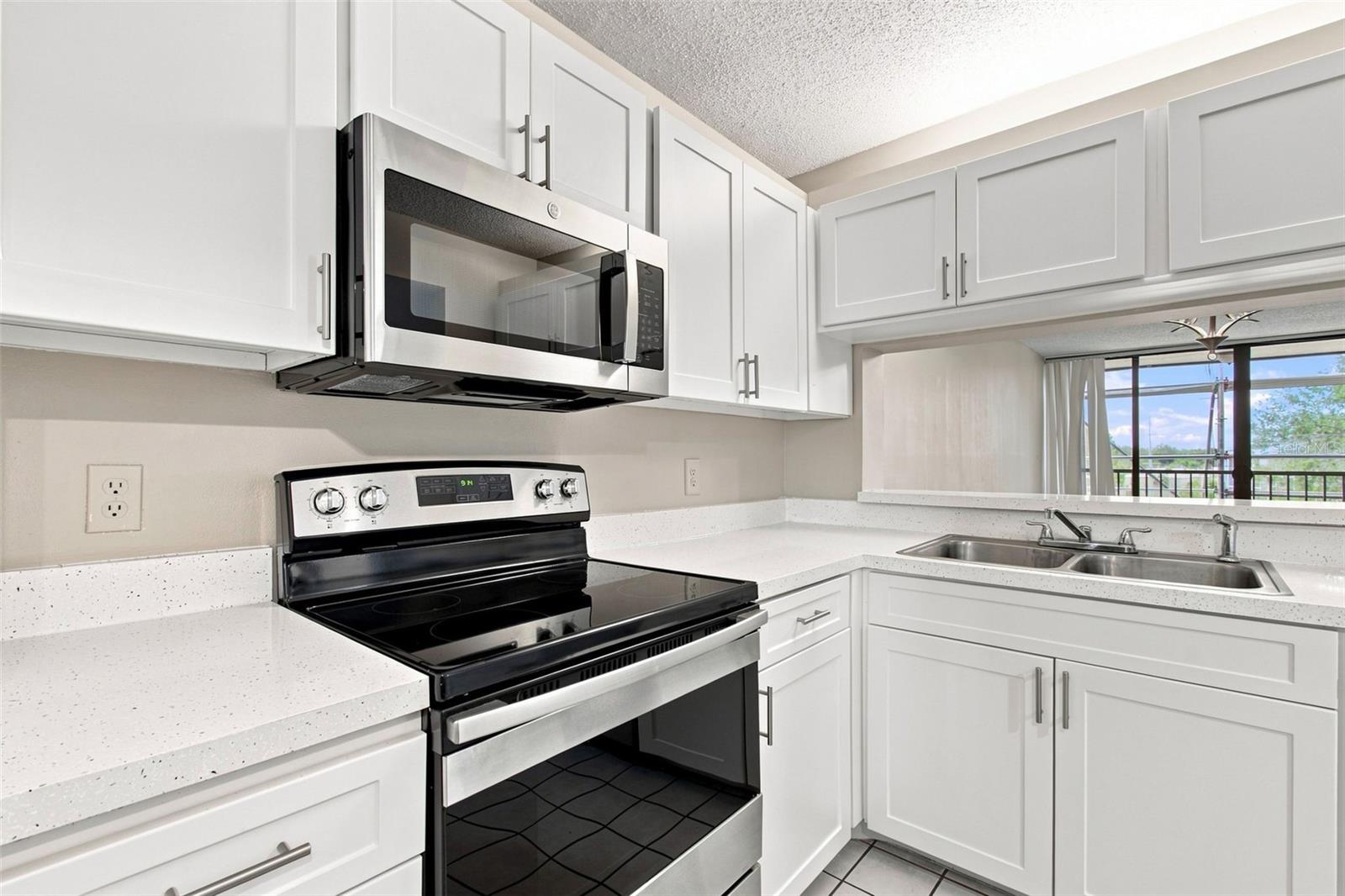 2424 Tampa Bay Unit L404, Tampa, FL 33607