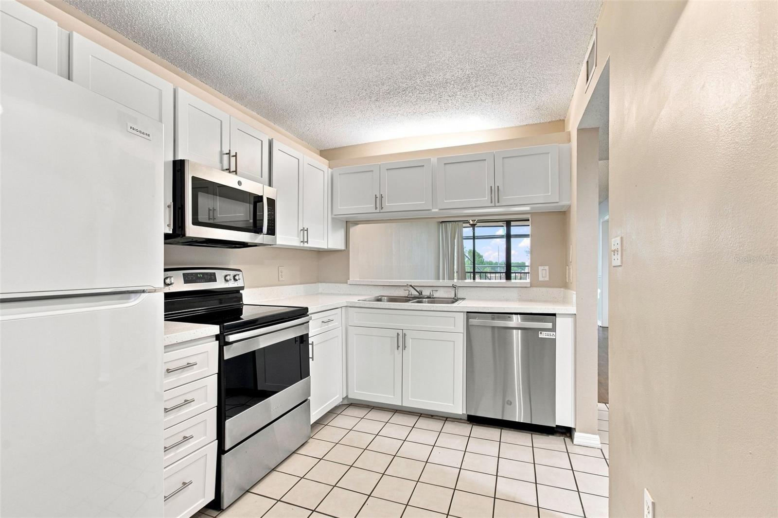 2424 Tampa Bay Unit L404, Tampa, FL 33607