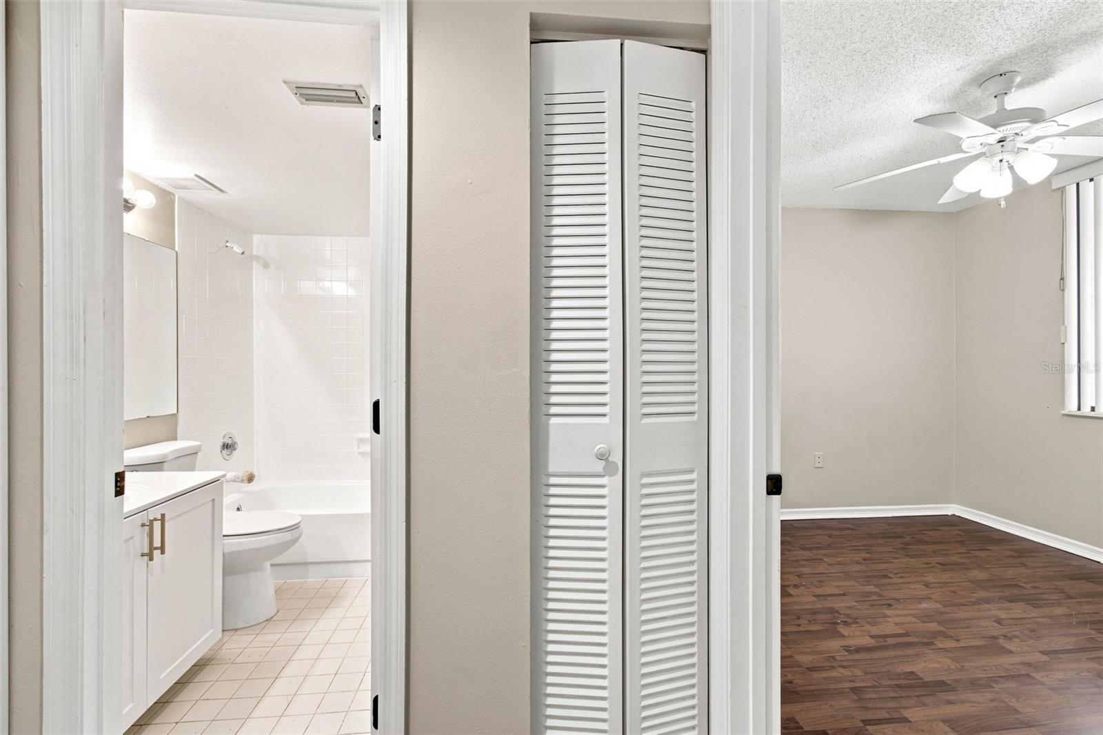 2424 Tampa Bay Unit L404, Tampa, FL 33607