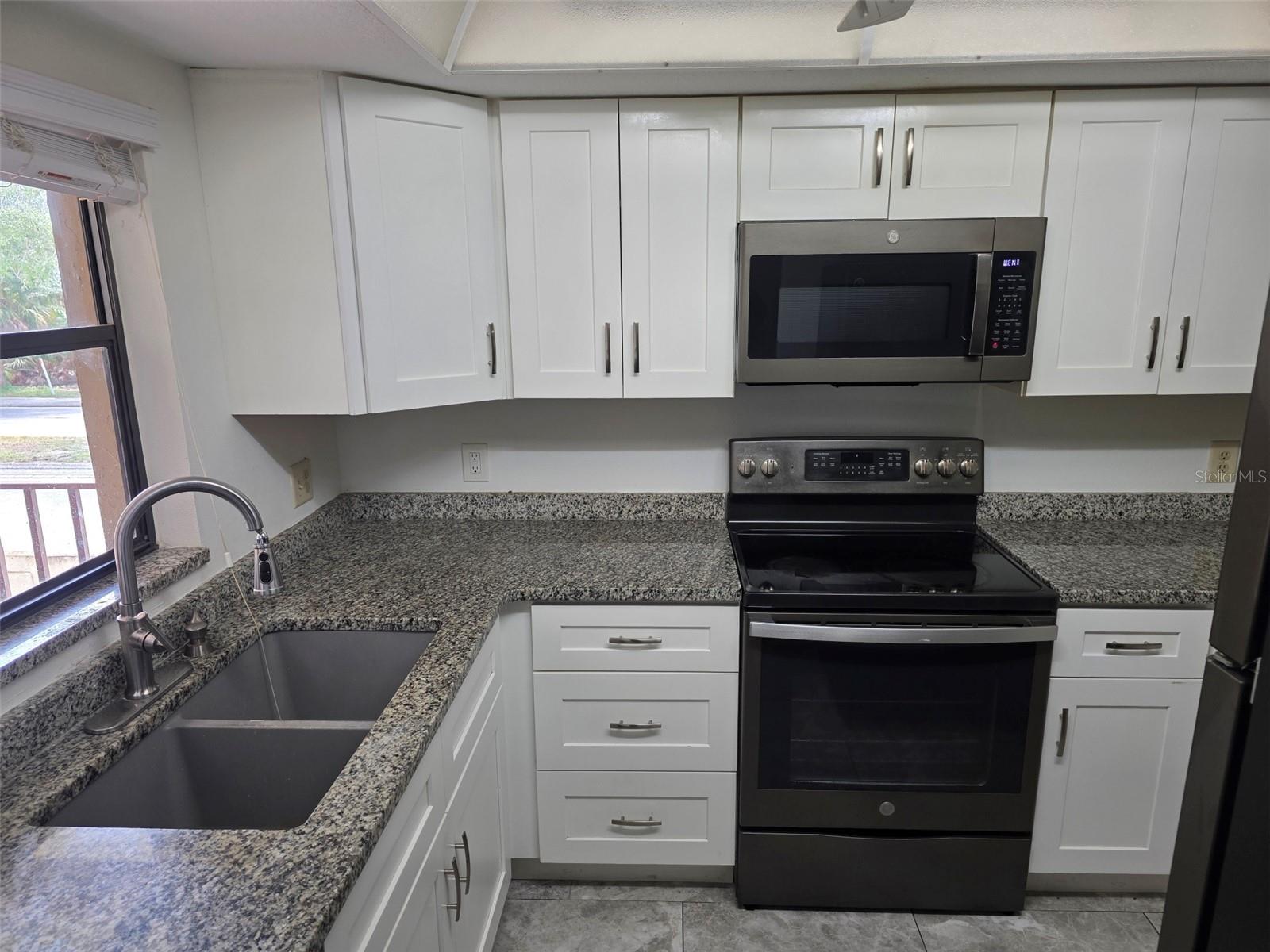 7219 Cloister Unit 202, Sarasota, FL 34231