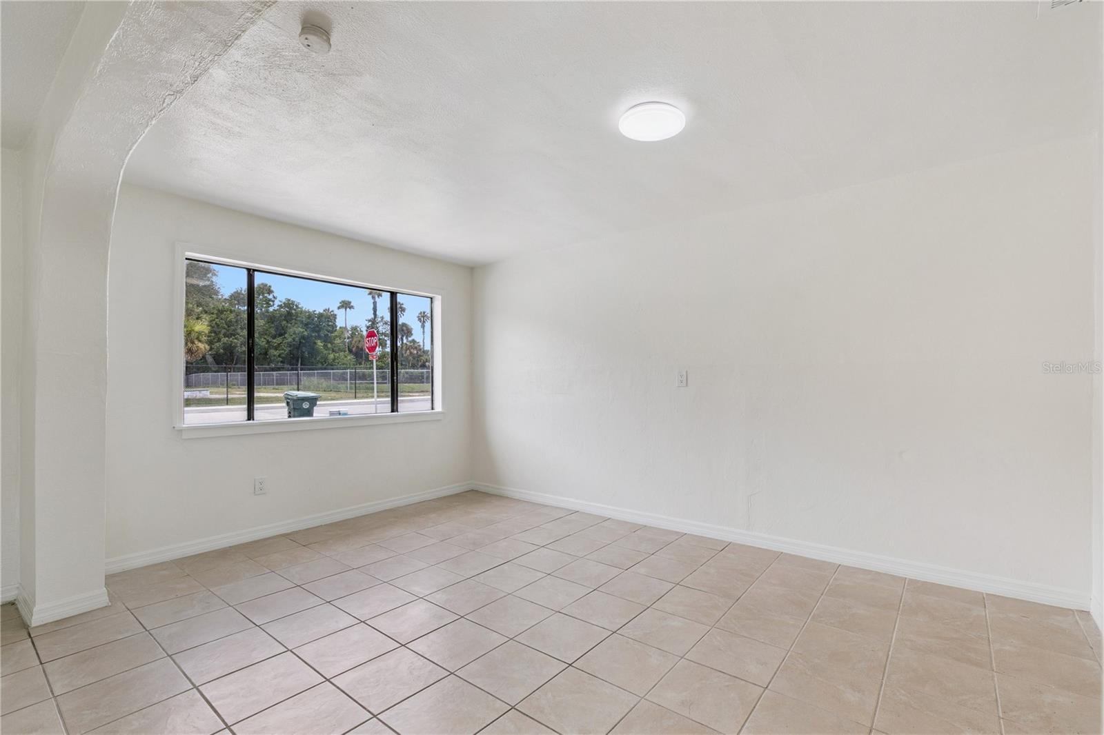 875 Loomis, Daytona Beach, FL 32114