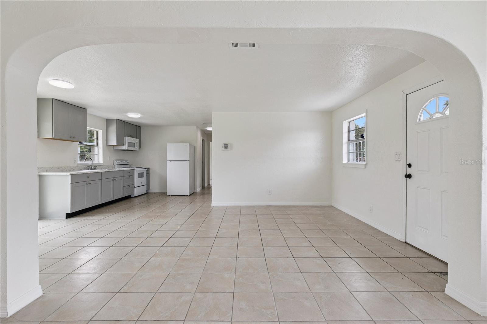875 Loomis, Daytona Beach, FL 32114