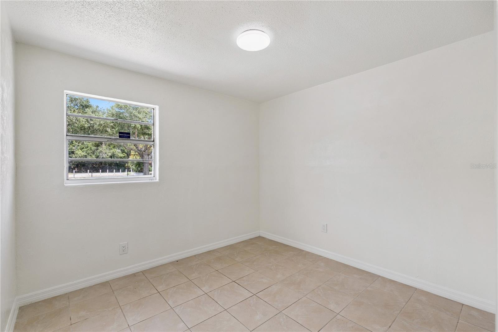 875 Loomis, Daytona Beach, FL 32114