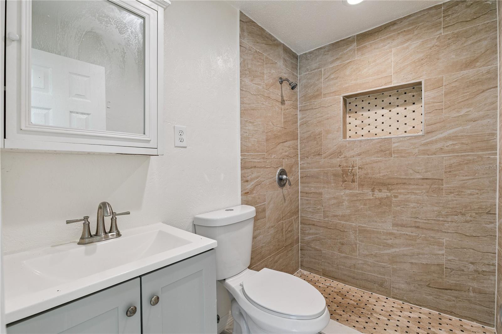 875 Loomis, Daytona Beach, FL 32114