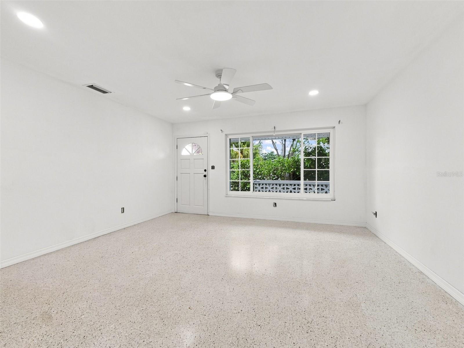 6100 35th, St Petersburg, FL 33710