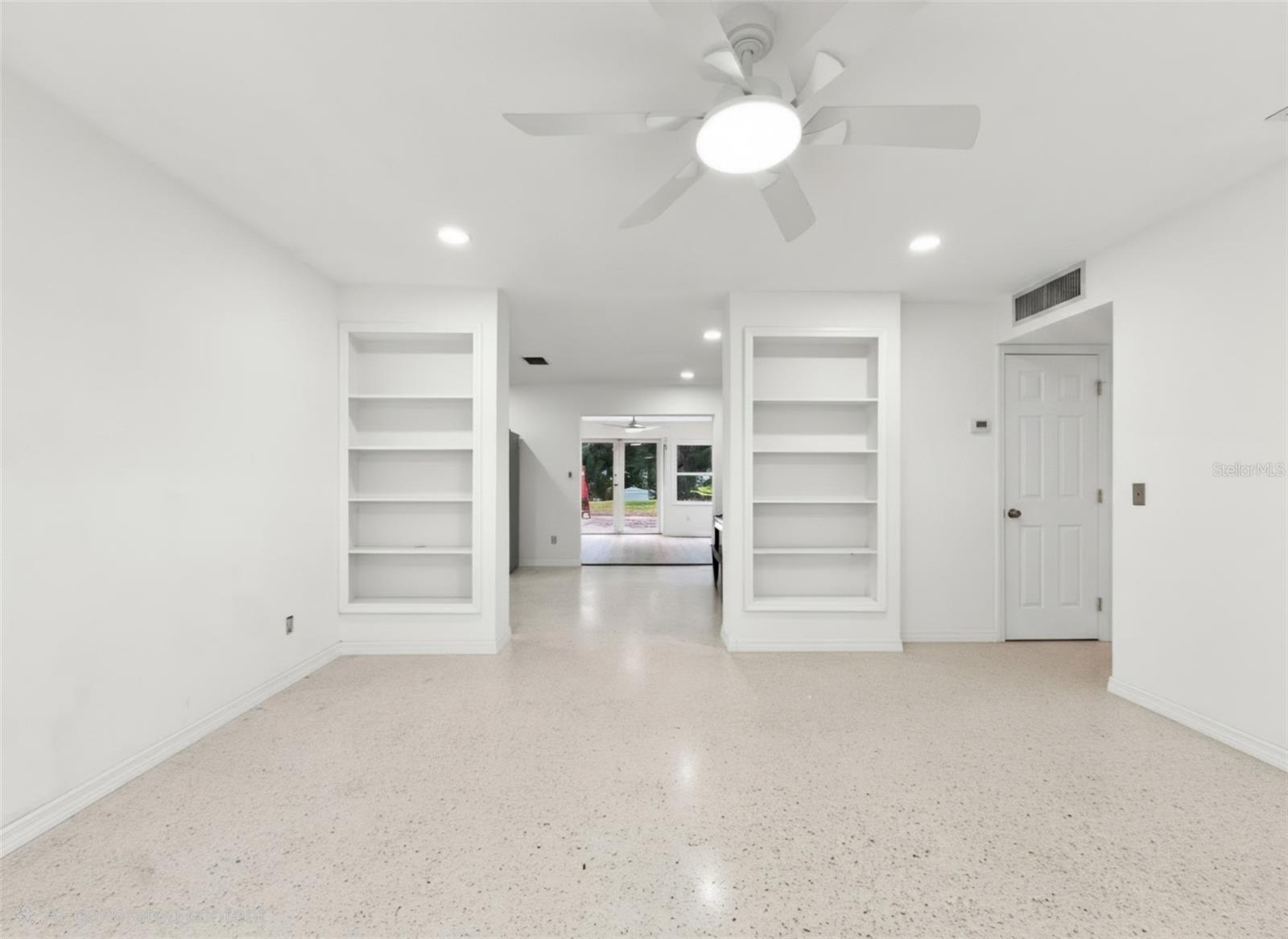 6100 35th, St Petersburg, FL 33710