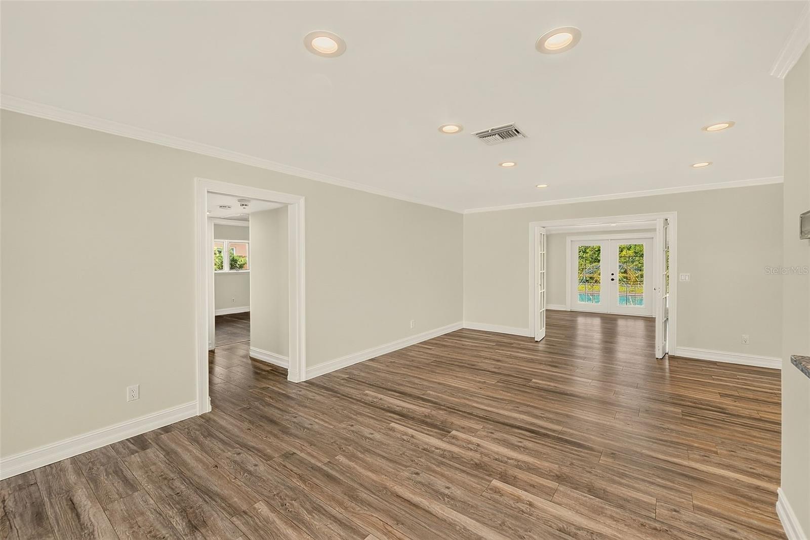 812 Willowbranch, Clearwater, FL 33764