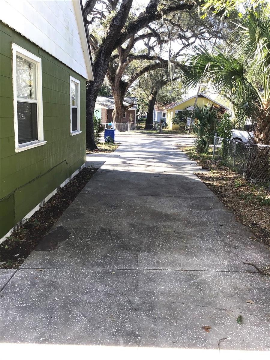 2226 27th, St Petersburg, FL 33712