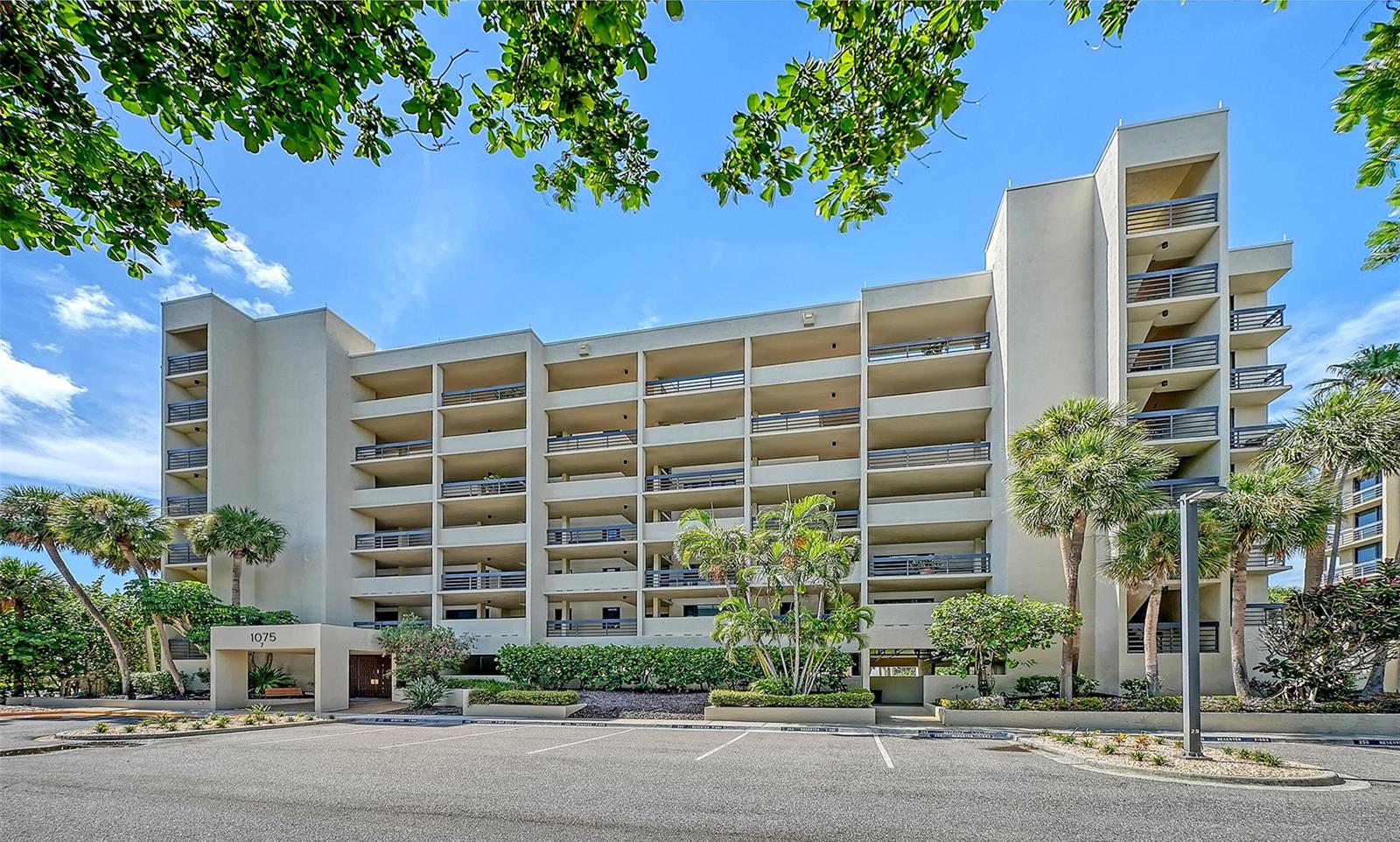 1075 Gulf of Mexico Unit 303, Longboat Key, FL 34228