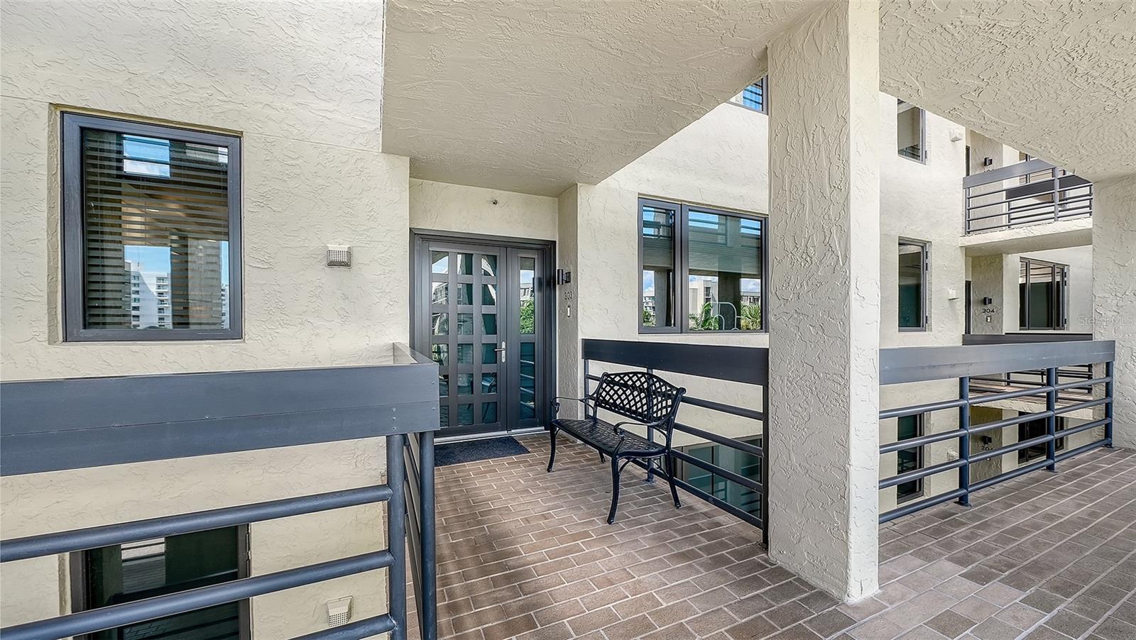 1075 Gulf of Mexico Unit 303, Longboat Key, FL 34228