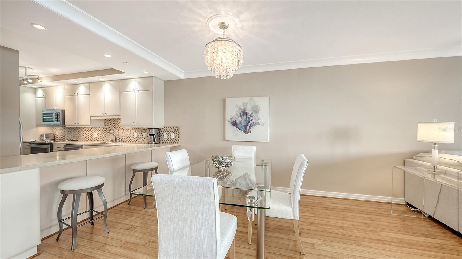1075 Gulf of Mexico Unit 303, Longboat Key, FL 34228