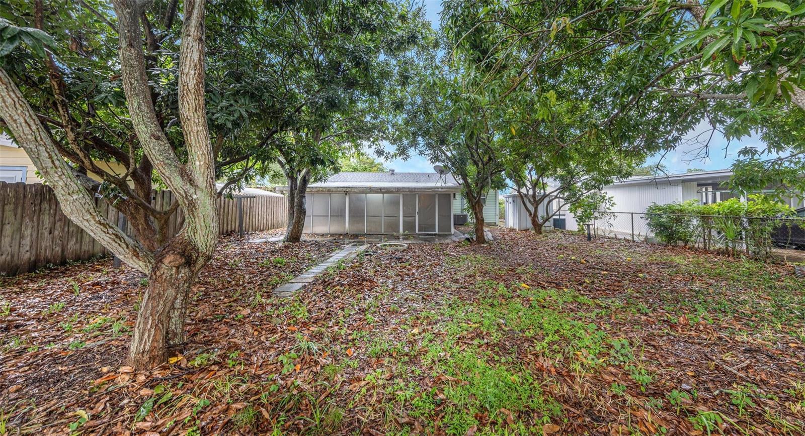 5621 11th, St Petersburg, FL 33710