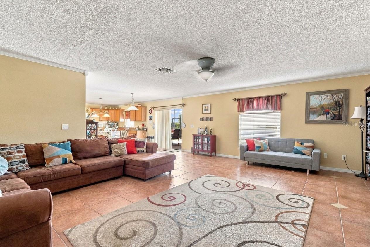 347 Velveteen, Chuluota, FL 32766