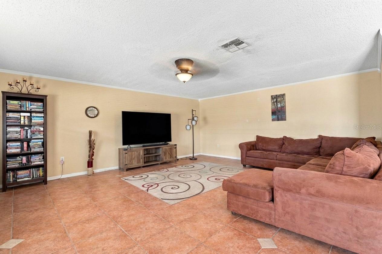 347 Velveteen, Chuluota, FL 32766