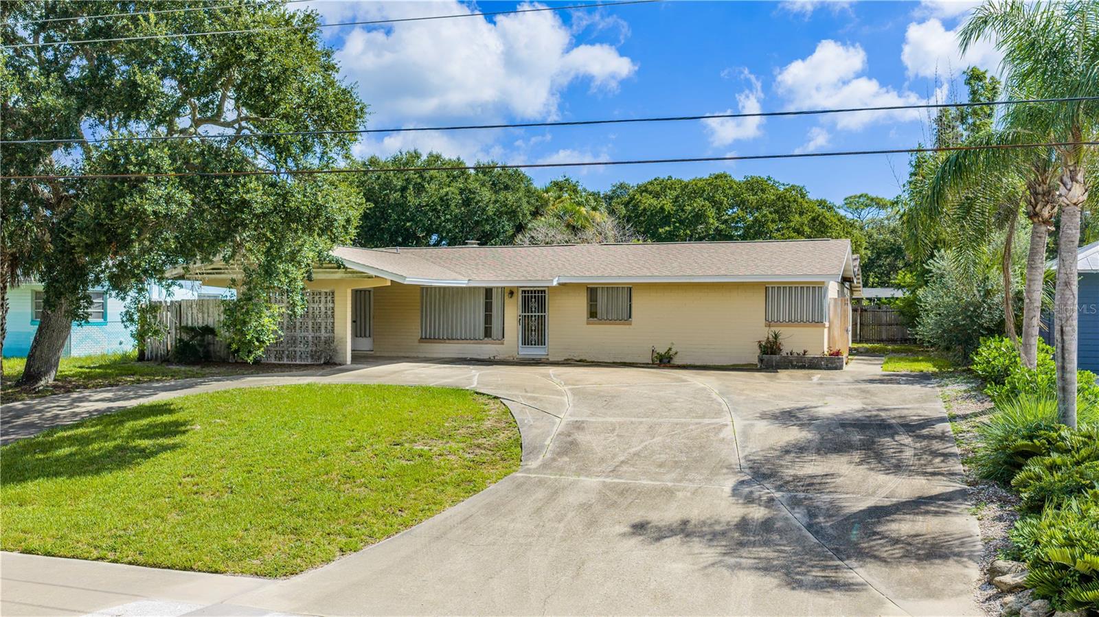 2005 Saxon, New Smyrna Beach, FL 32169
