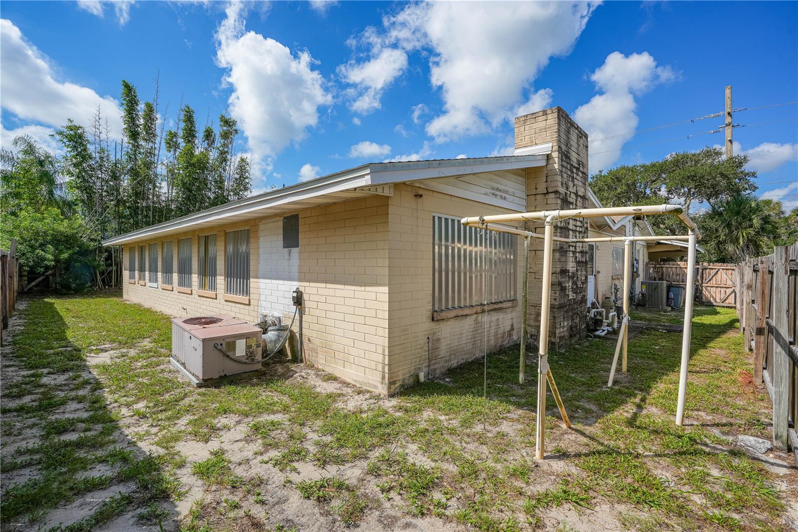 2005 Saxon, New Smyrna Beach, FL 32169
