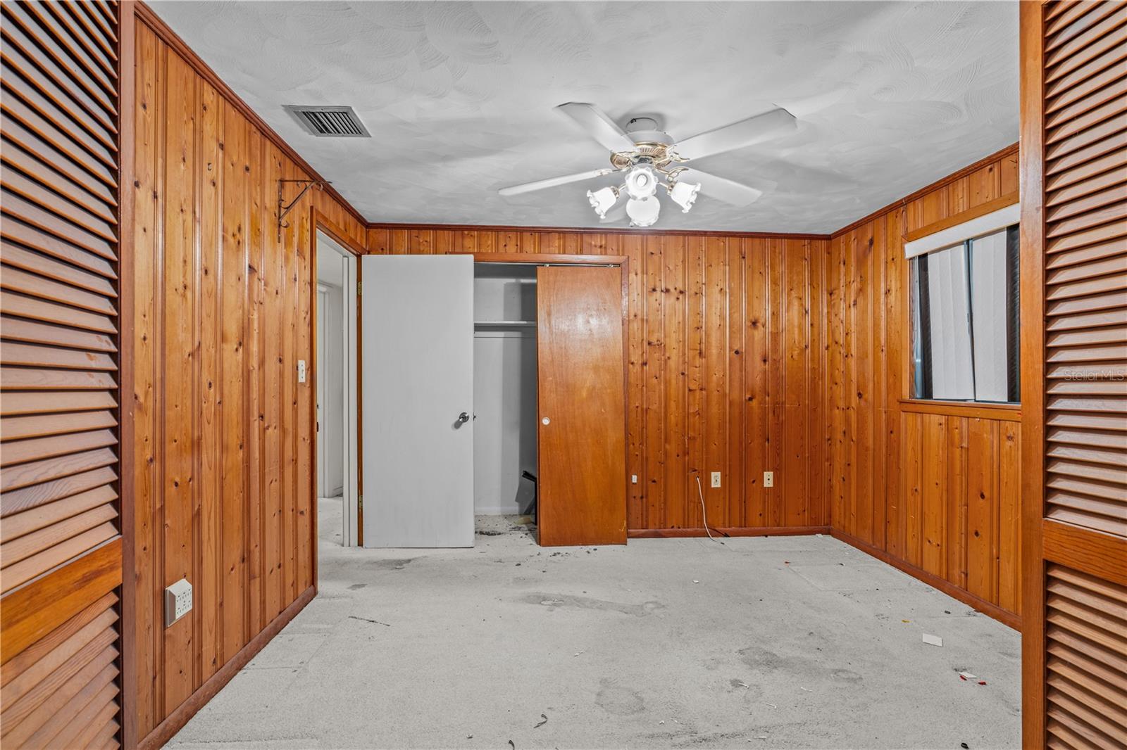 2005 Saxon, New Smyrna Beach, FL 32169