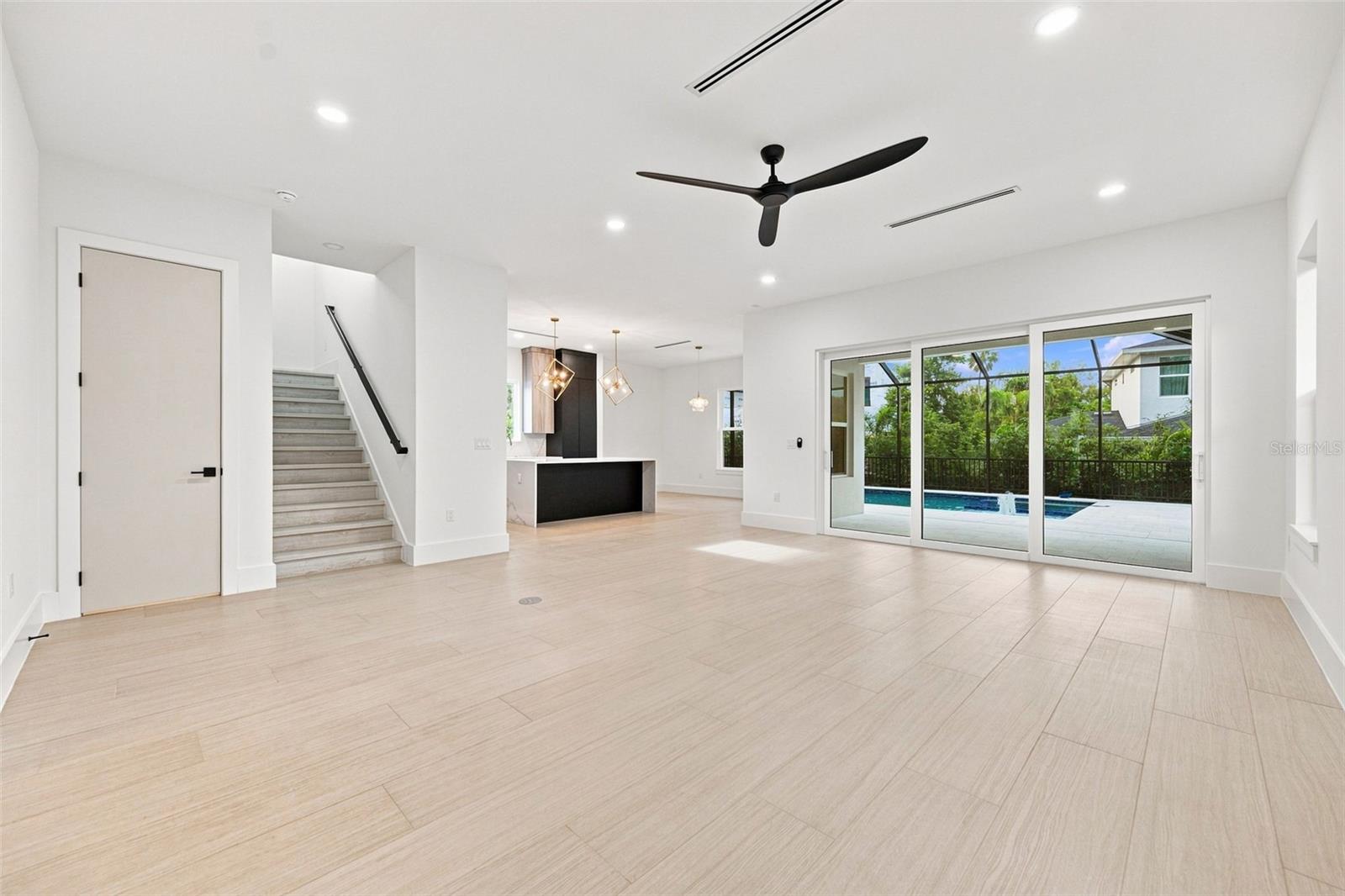 731 42nd, Sarasota, FL 34234