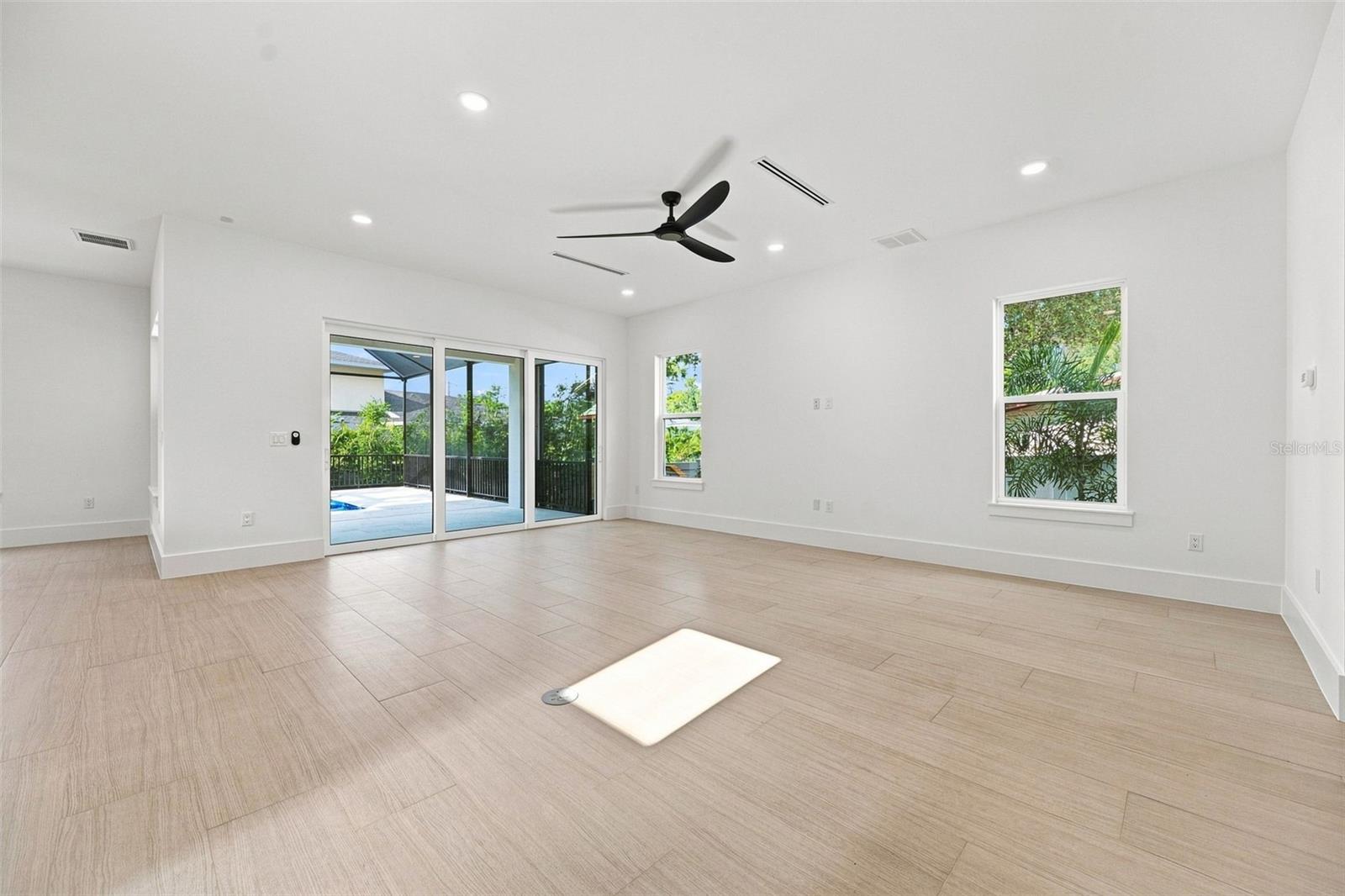 731 42nd, Sarasota, FL 34234