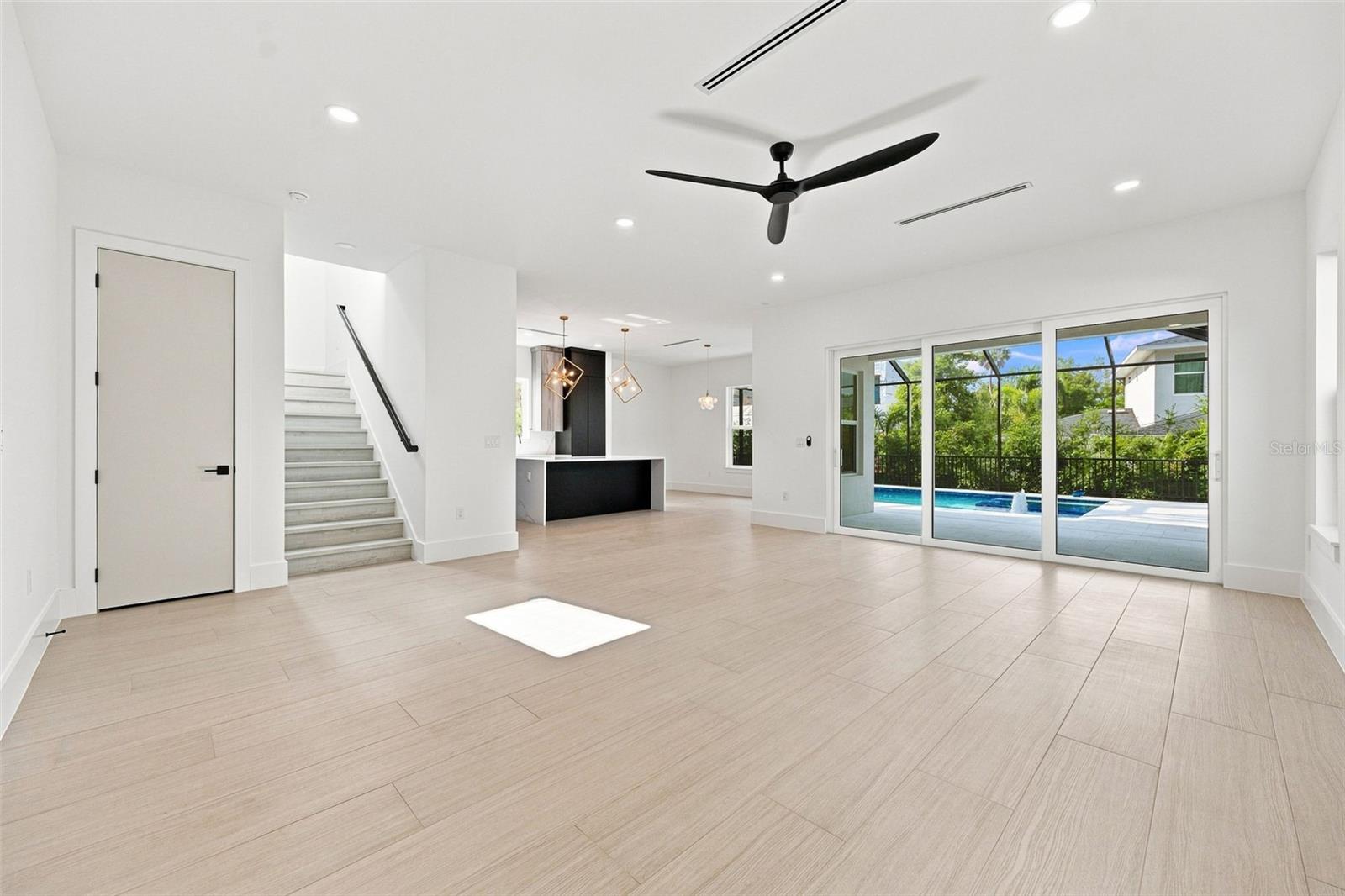 731 42nd, Sarasota, FL 34234