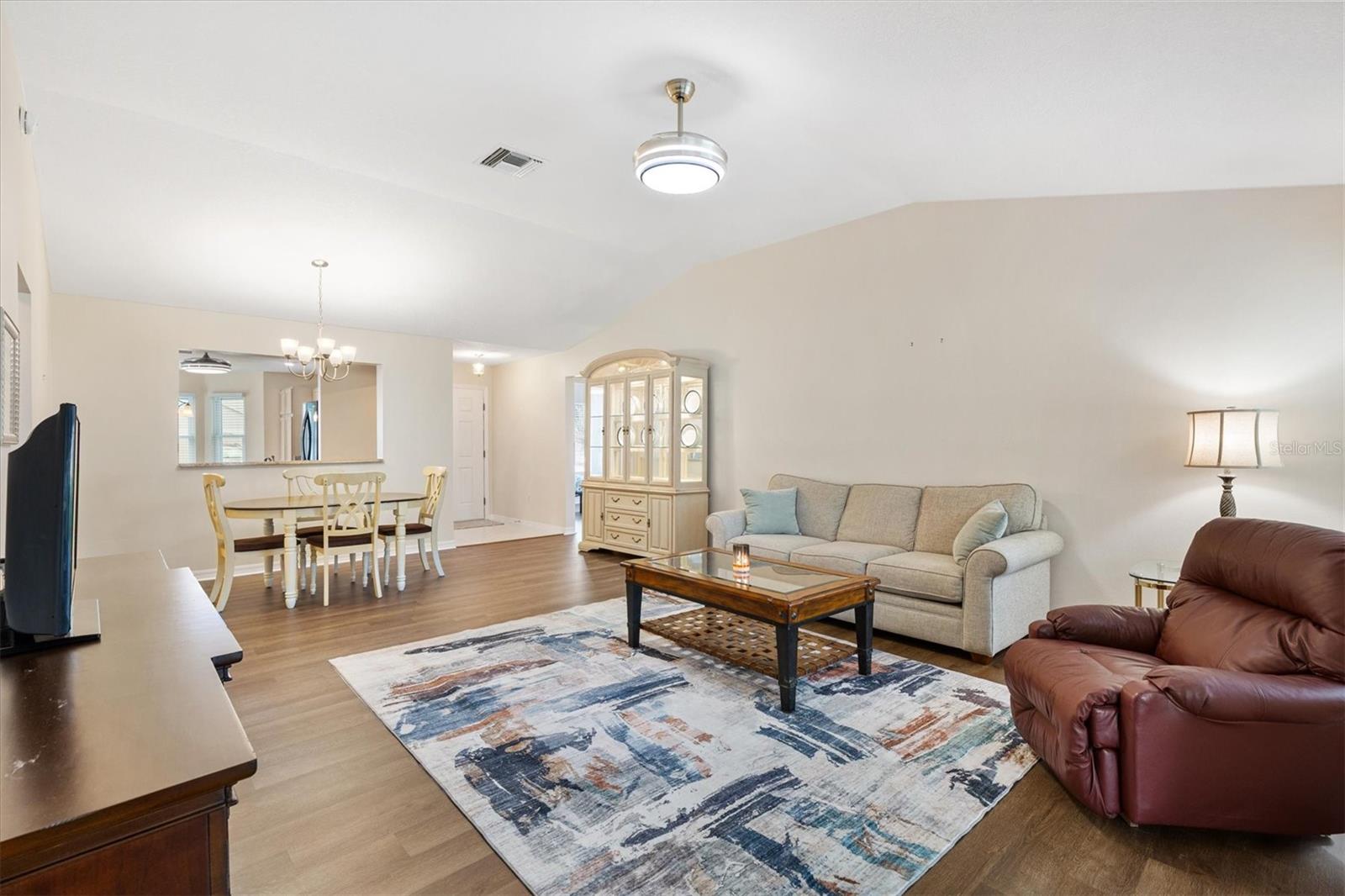 915 Ventura, Lady Lake, FL 32159
