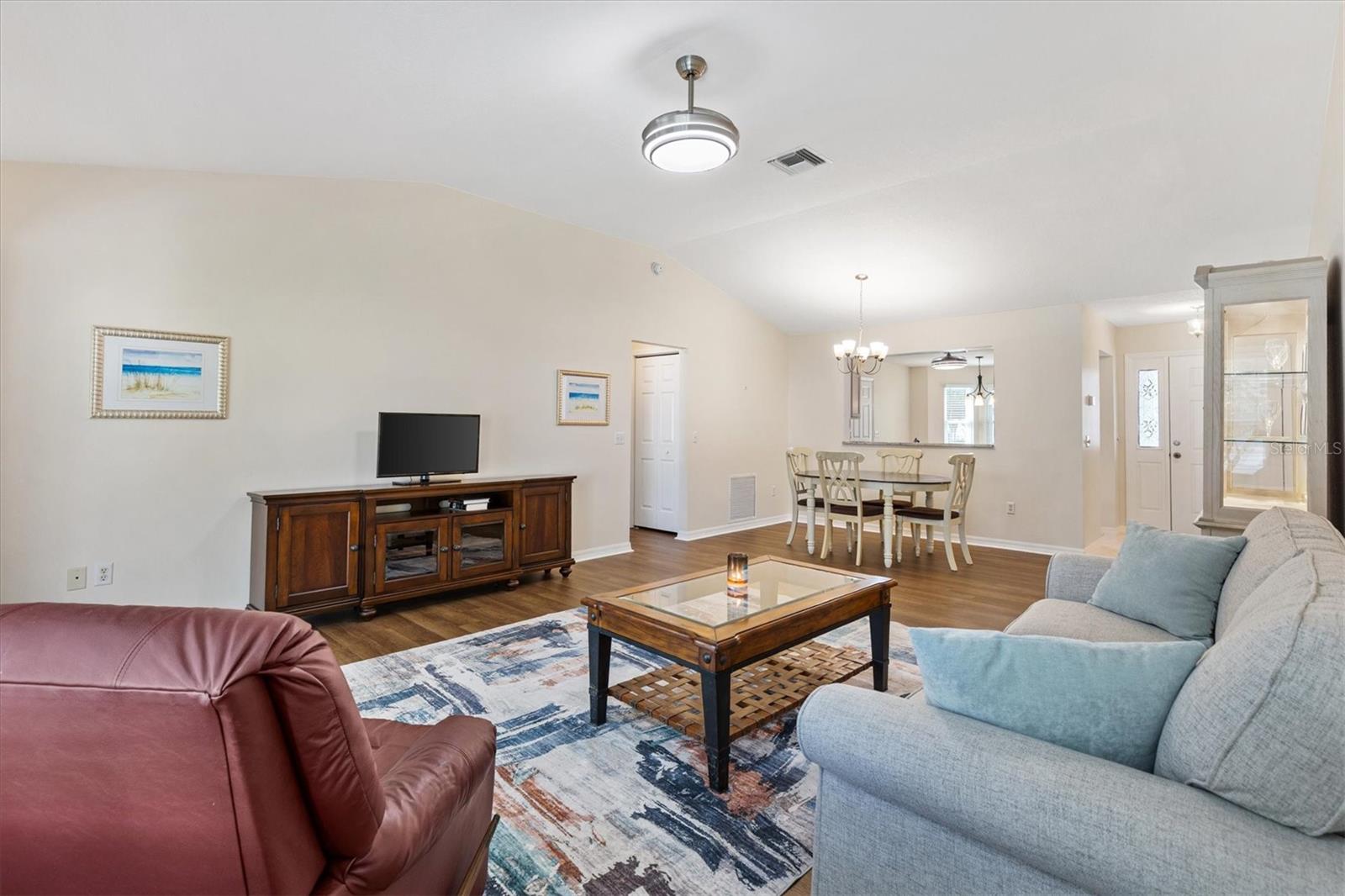 915 Ventura, Lady Lake, FL 32159