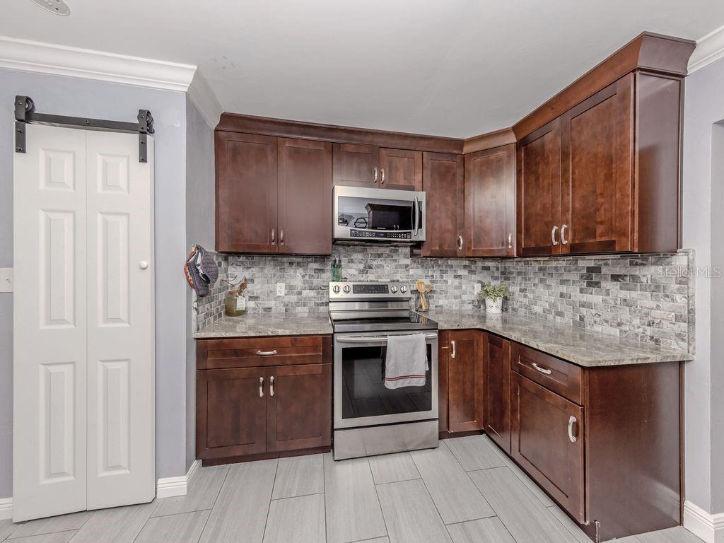 2161 Inner Cass, Sarasota, FL 34231