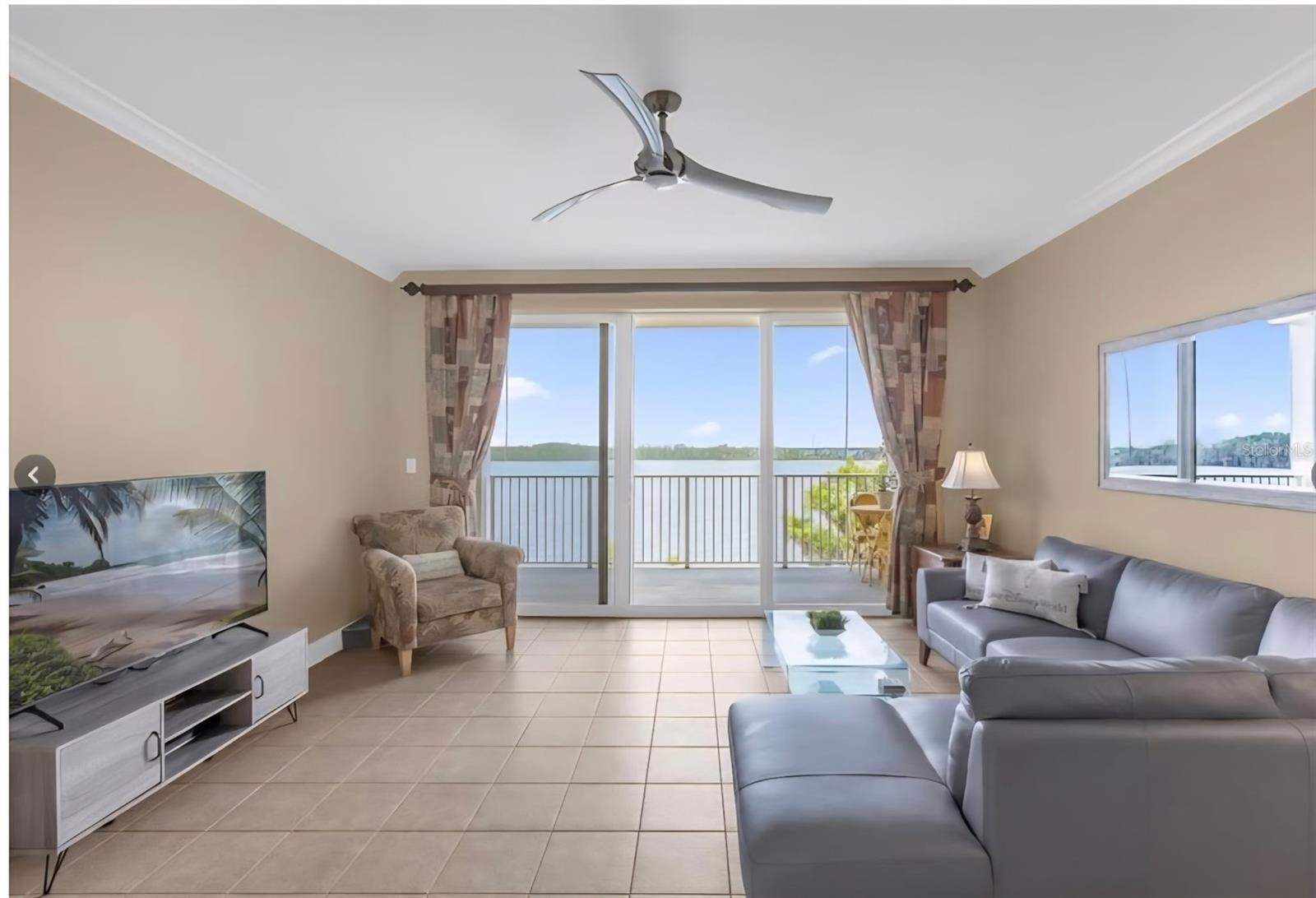 13427 Blue Heron Beach Unit 402, Orlando, FL 32821