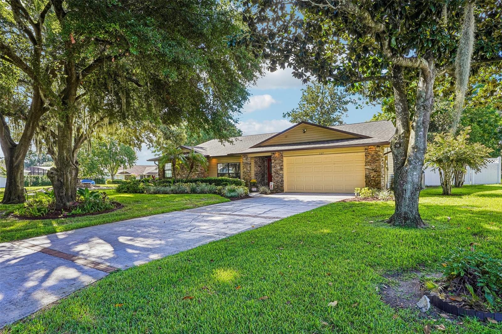 107 Shorewood, Tavares, FL 32778