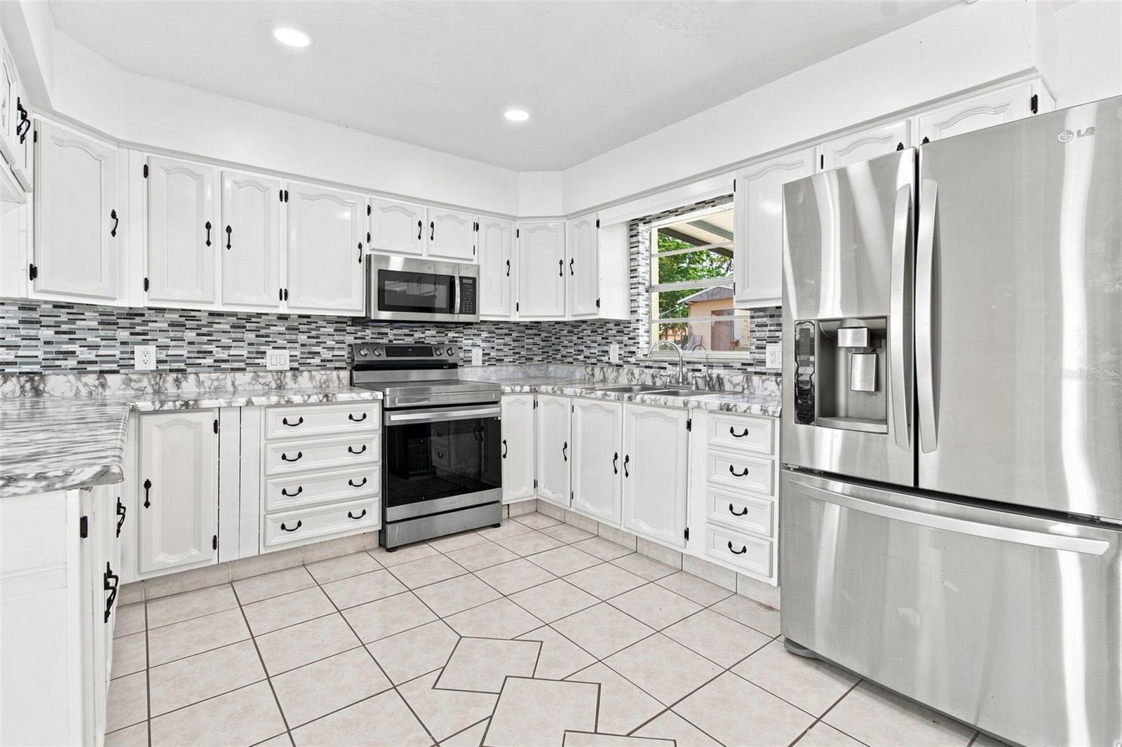 1719 Julian Ln, Tampa, FL 33619