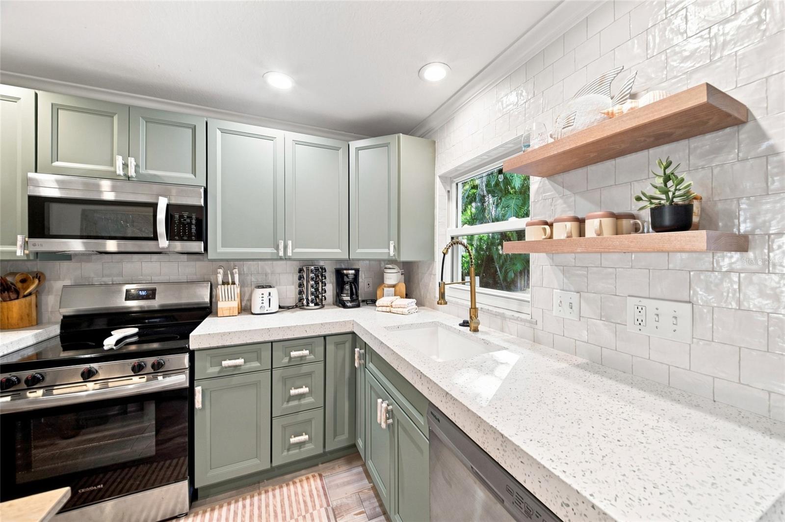 205 82nd, Holmes Beach, FL 34217