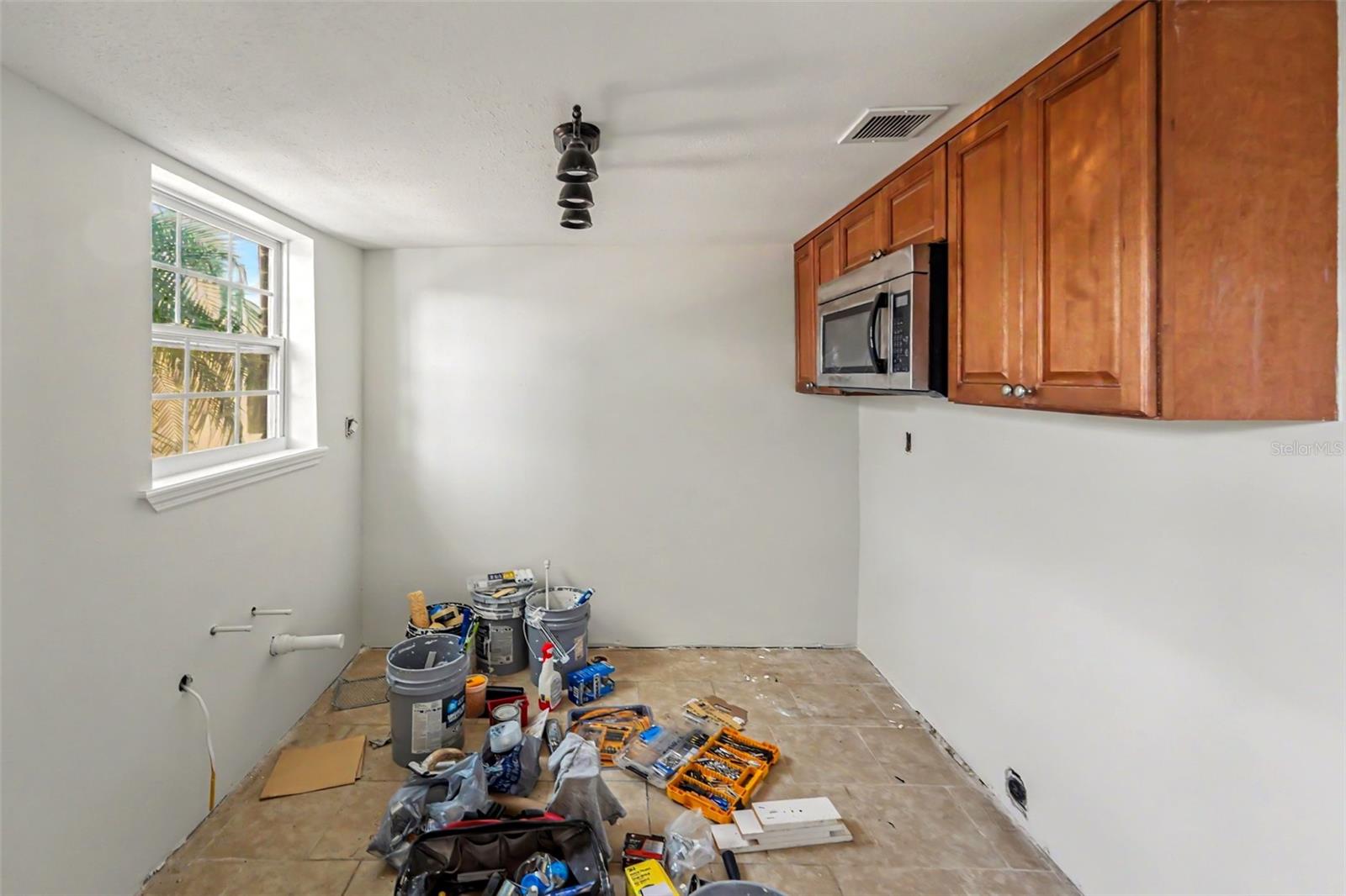 200 Countryclub Unit 1205, Largo, FL 33771