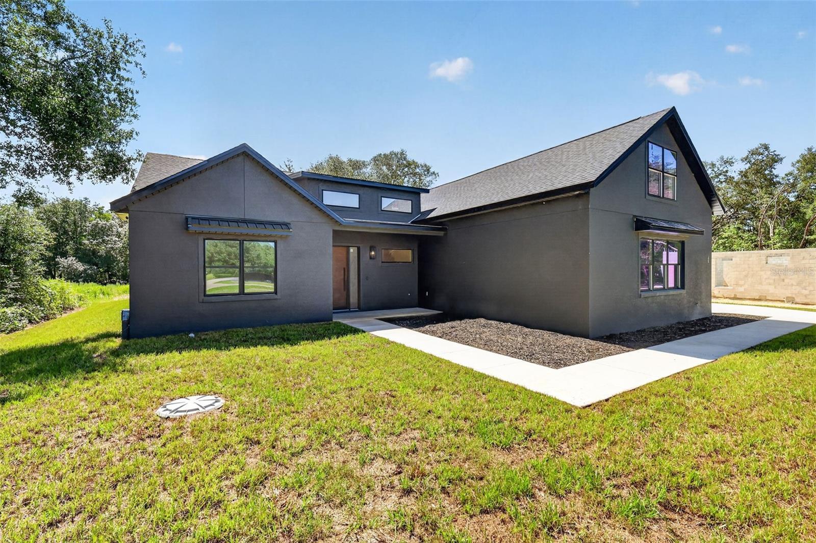 60 Guava, Ocklawaha, FL 32179
