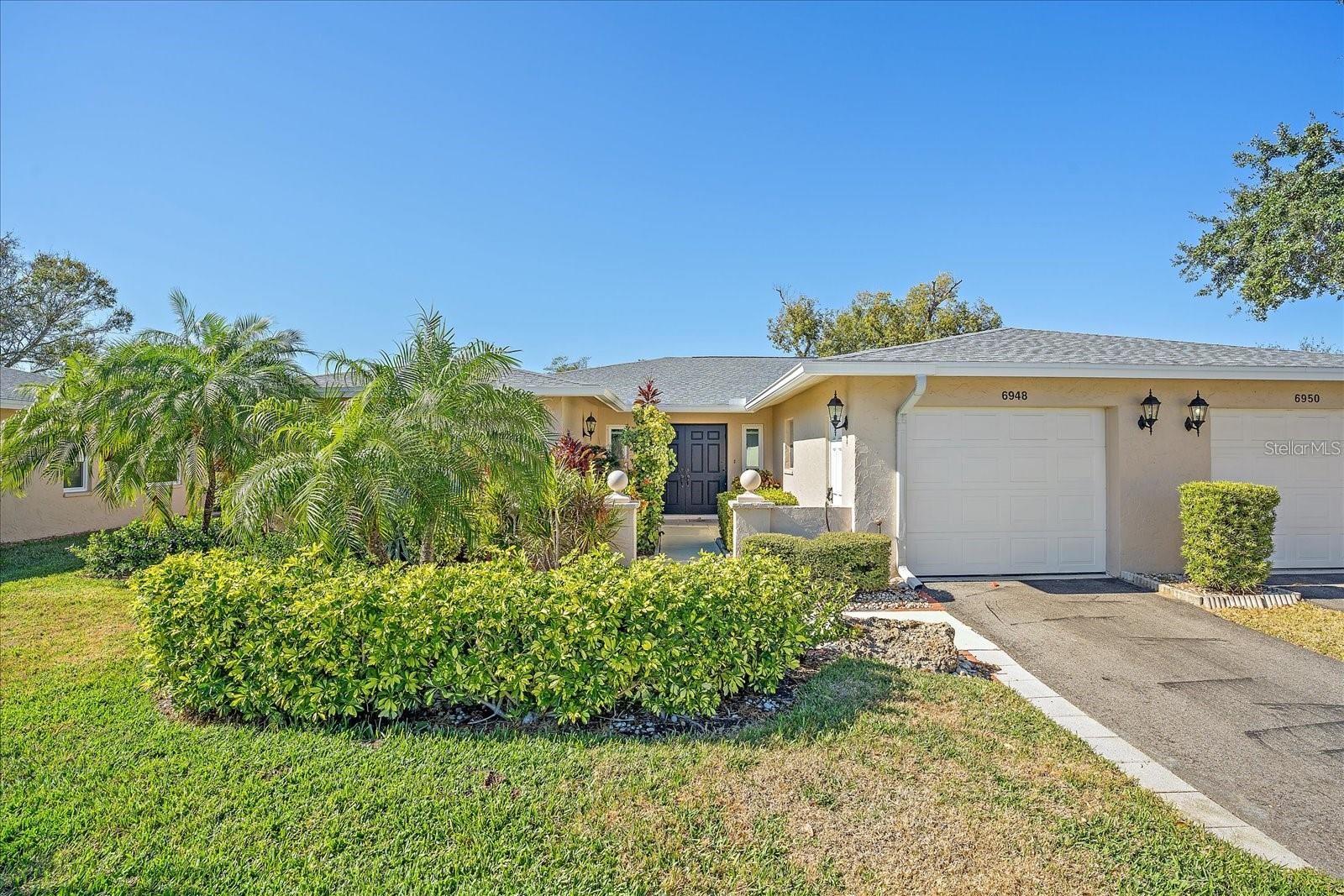 6948 Country Club Unit V-81, Sarasota, FL 34243