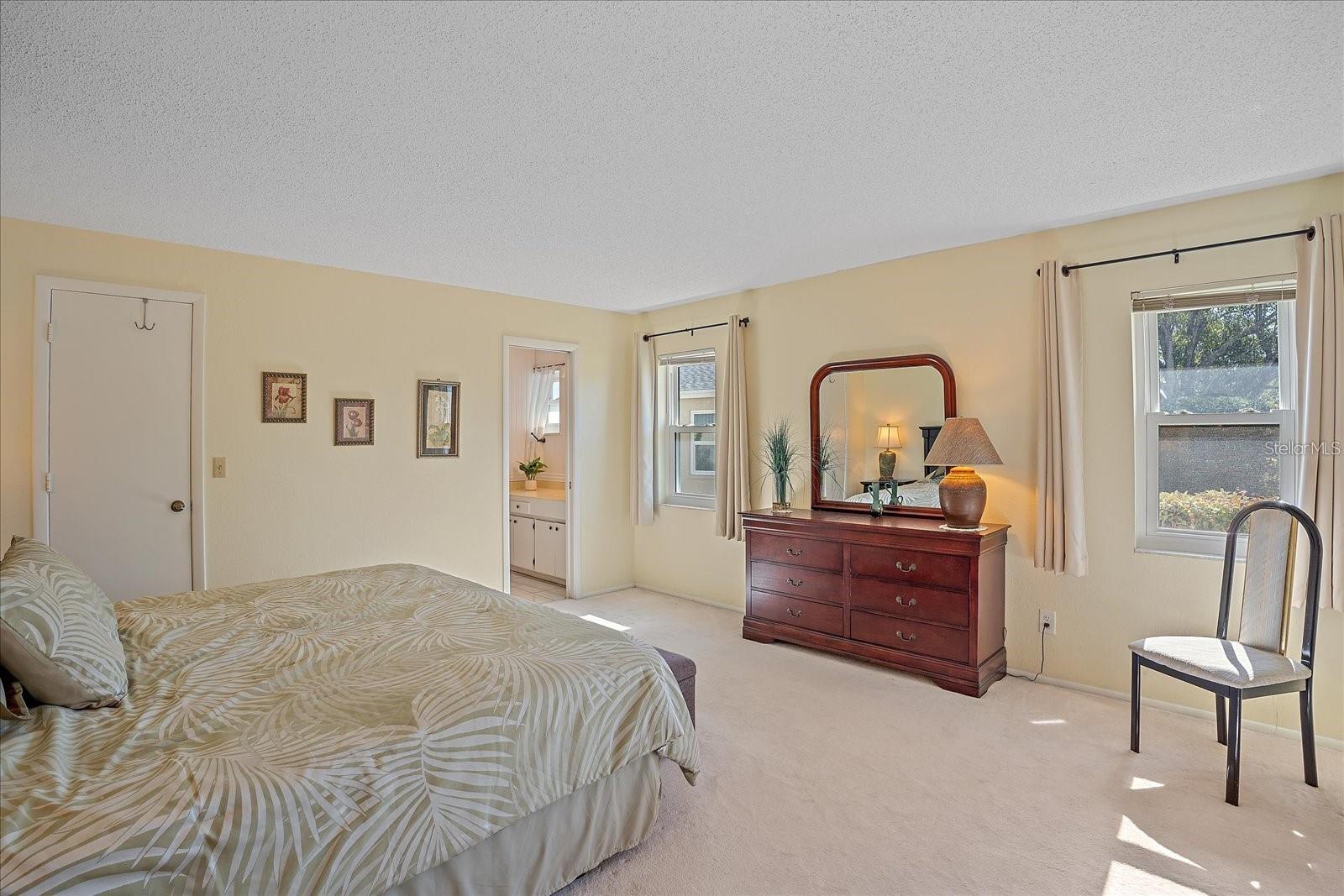 6948 Country Club Unit V-81, Sarasota, FL 34243