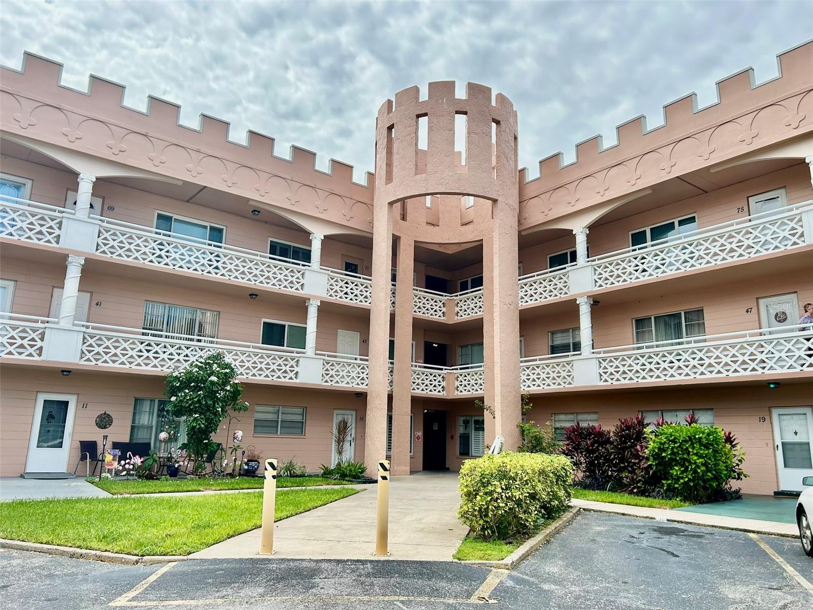2457 Ecuadorian Unit 41, Clearwater, FL 33763