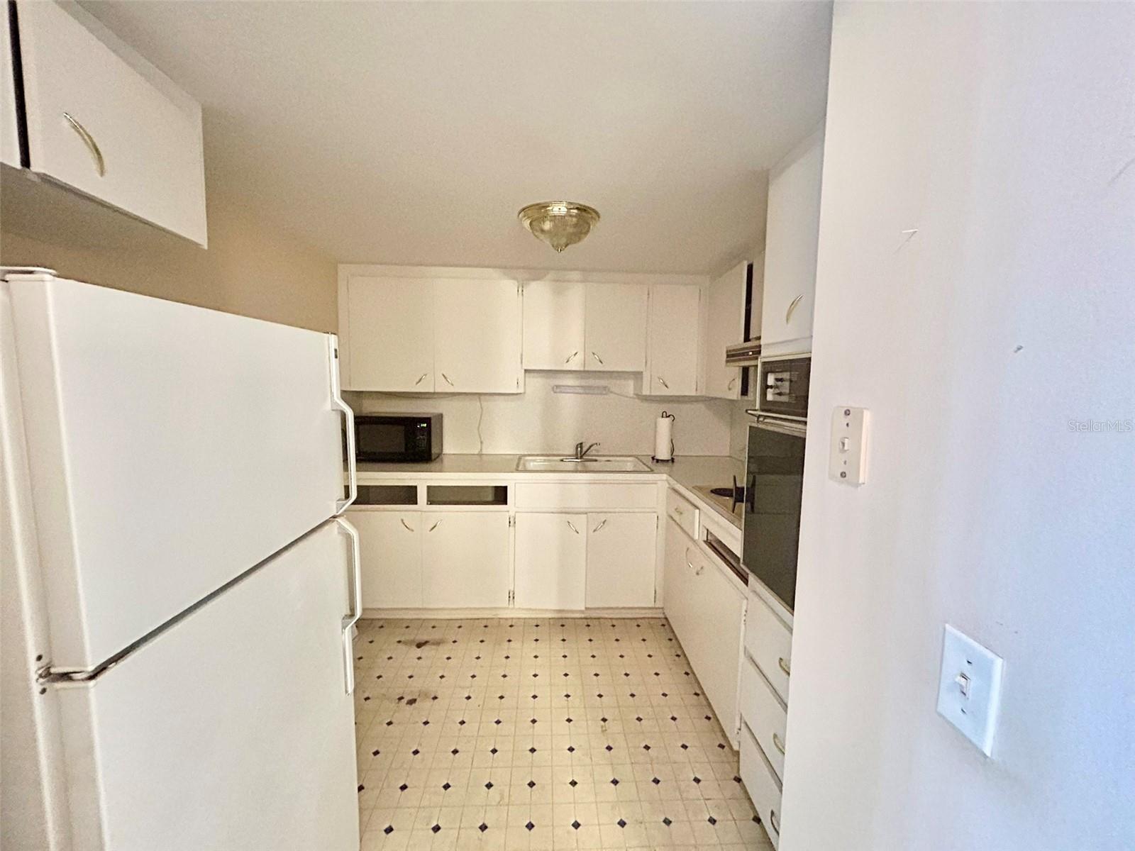 2457 Ecuadorian Unit 41, Clearwater, FL 33763