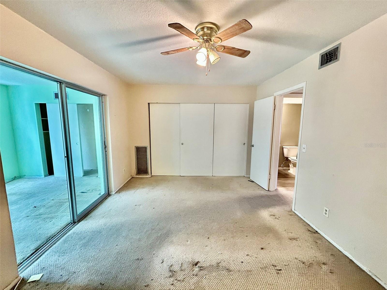 2457 Ecuadorian Unit 41, Clearwater, FL 33763