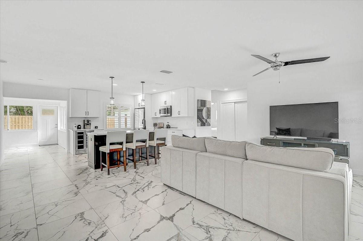 2347 Tangerine, Sarasota, FL 34239