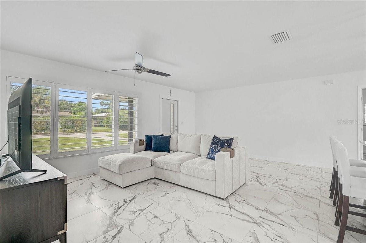 2347 Tangerine, Sarasota, FL 34239