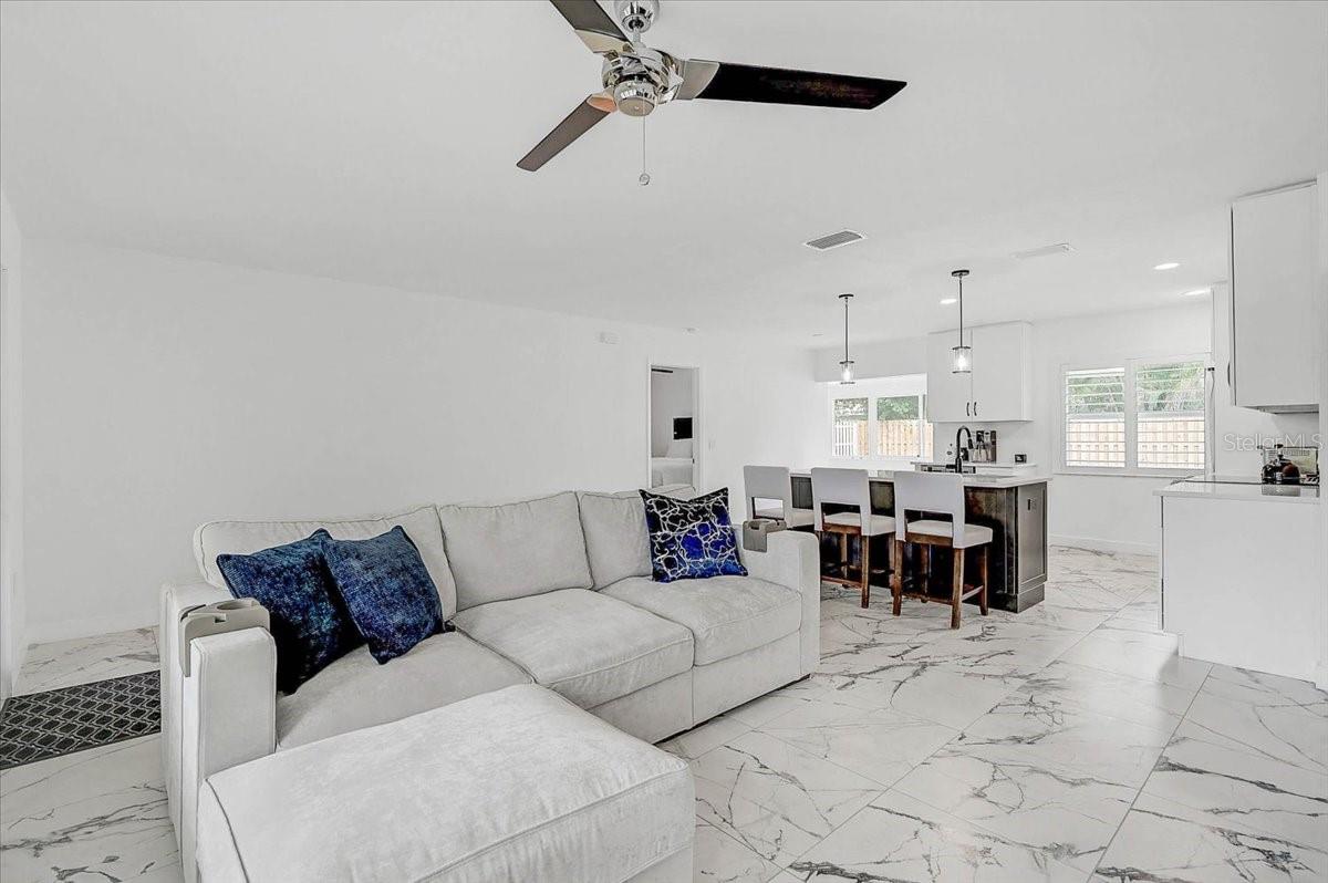 2347 Tangerine, Sarasota, FL 34239