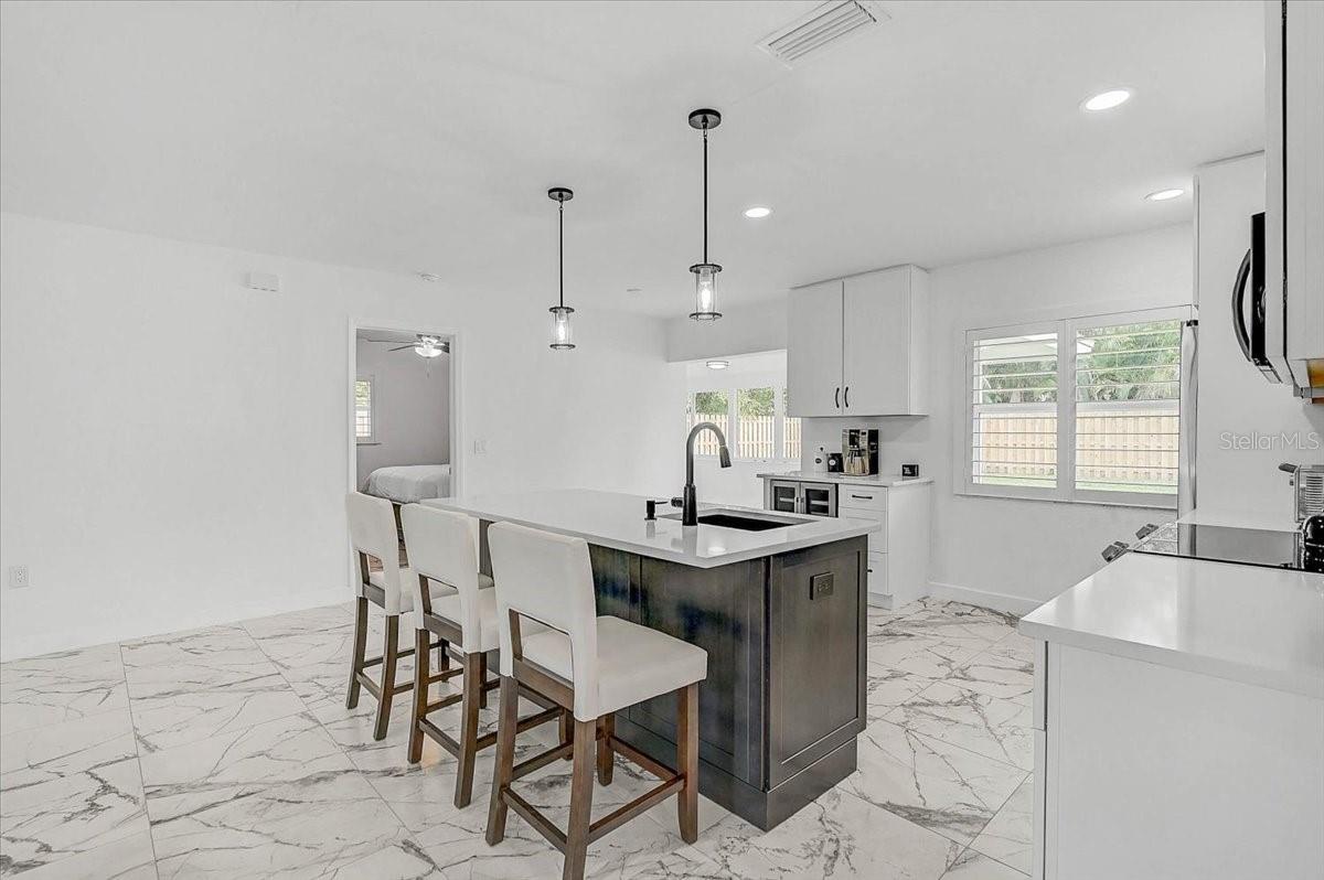 2347 Tangerine, Sarasota, FL 34239