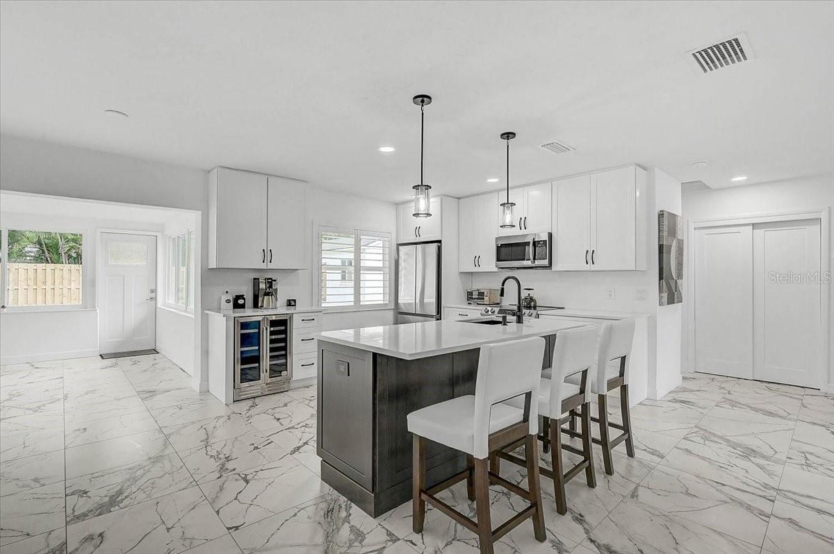 2347 Tangerine, Sarasota, FL 34239