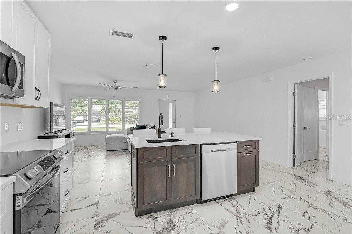2347 Tangerine, Sarasota, FL 34239