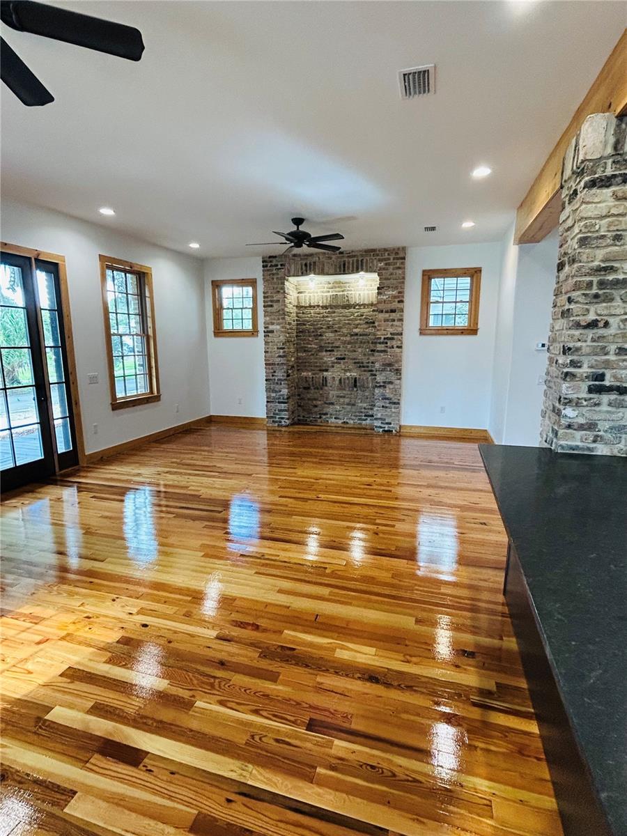 294 12th, Gainesville, FL 32601