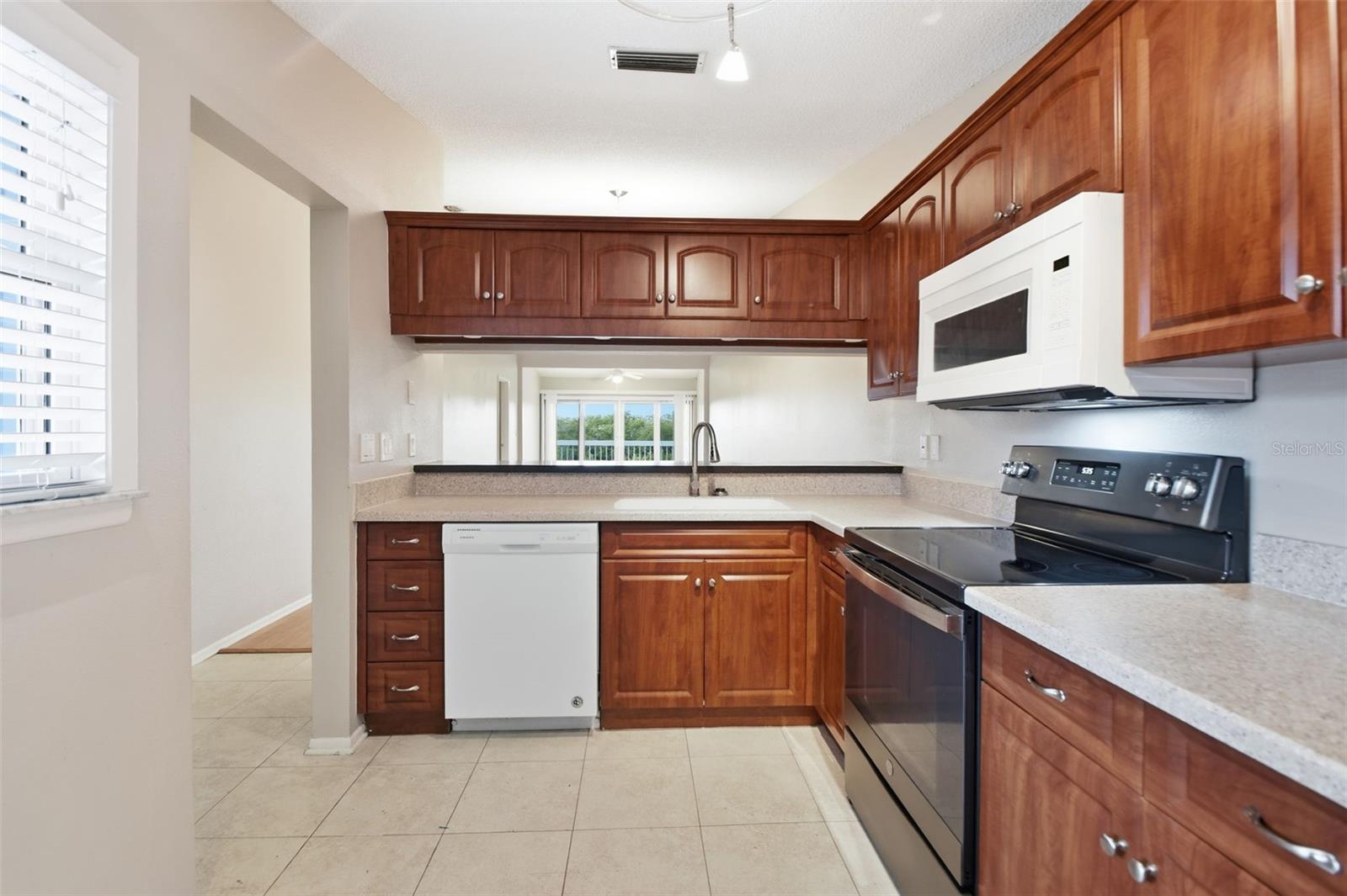 825 Waterside, Bradenton, FL 34209