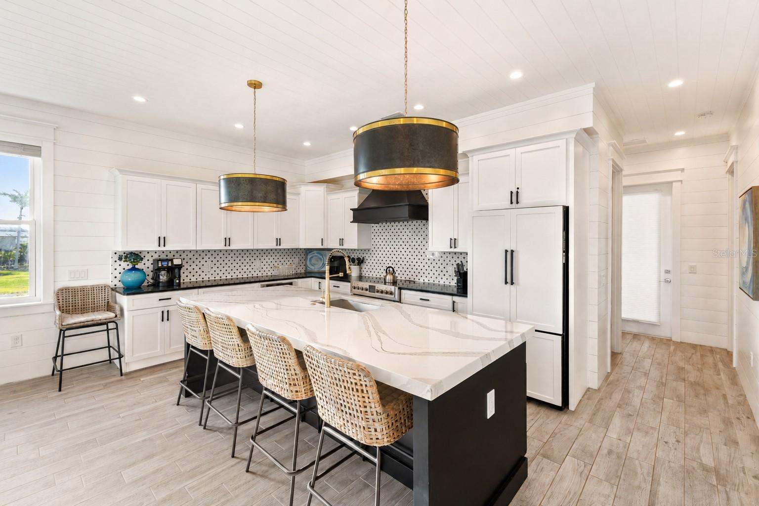 239 Harbor, Holmes Beach, FL 34217