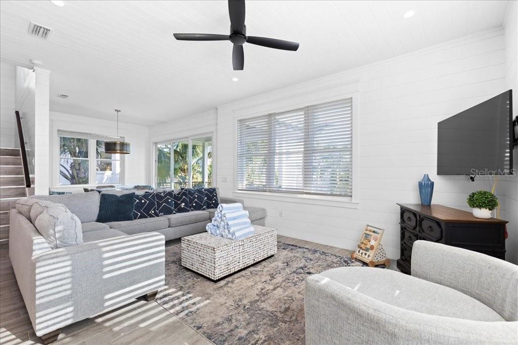 239 Harbor, Holmes Beach, FL 34217