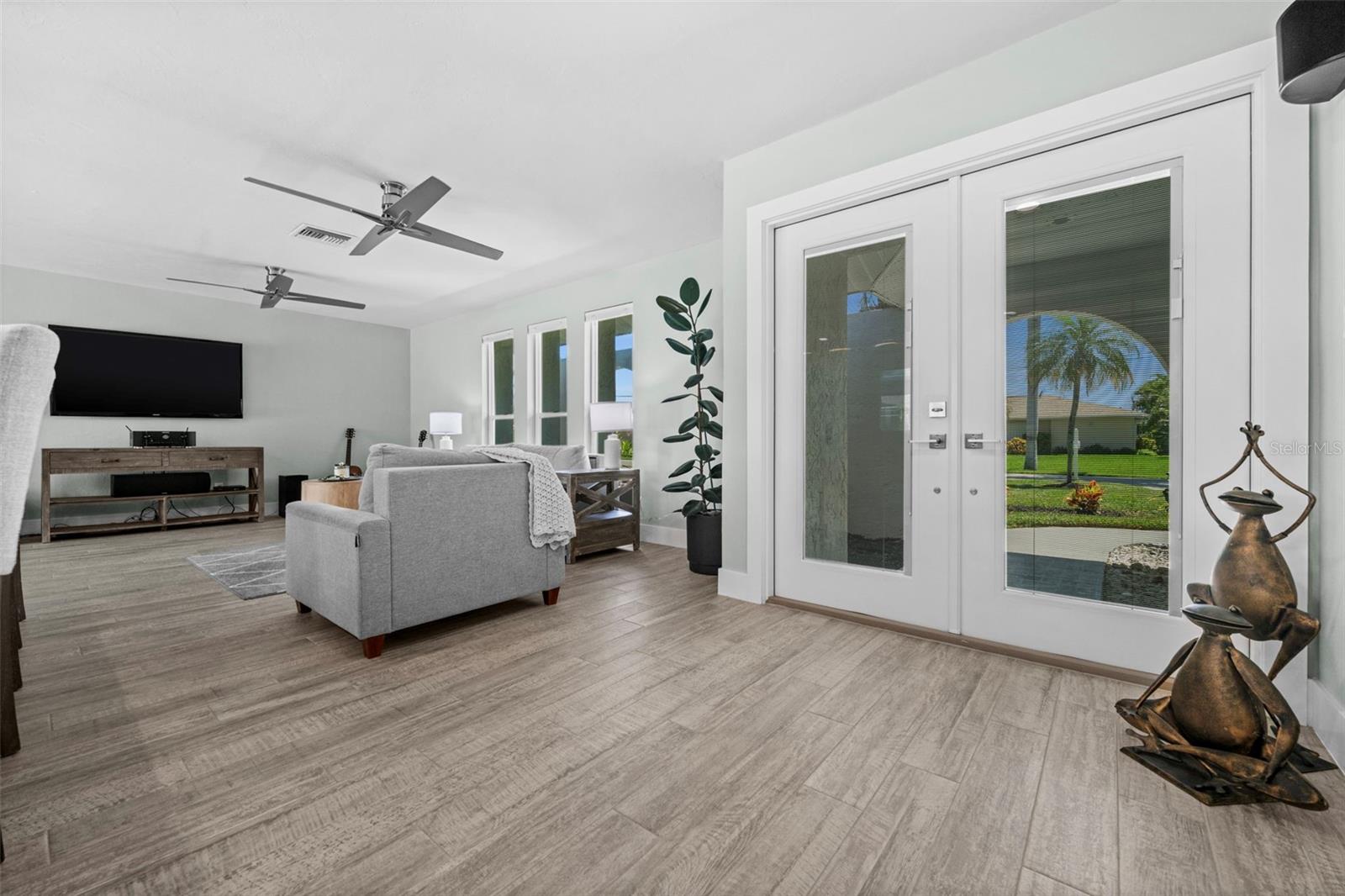 4914 Sorrento, Cape Coral, FL 33904